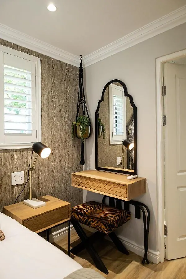 Cape Village Lodge Durbanville Bed & Breakfast
