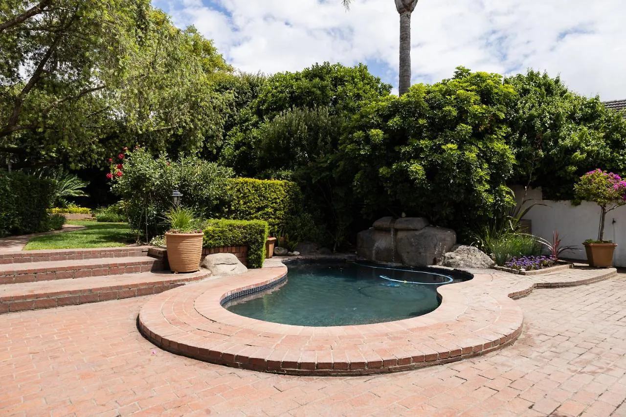 Bed & Breakfast Cape Village Lodge Durbanville