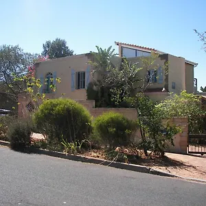 Guest house Aurora Guest Units