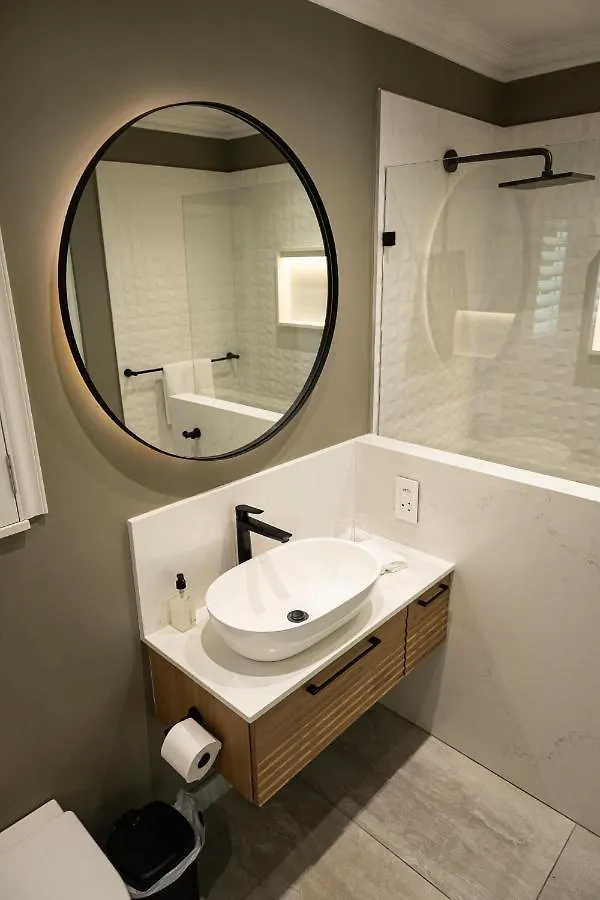 Cape Village Lodge Durbanville Bed & Breakfast